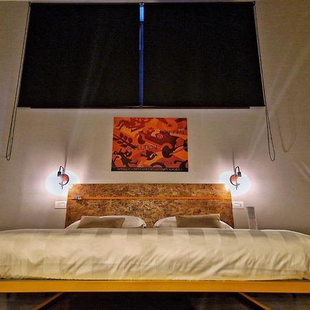 Garage47 Storica Officina Meccanica Loft B&B In 皮恩扎 外观 照片
