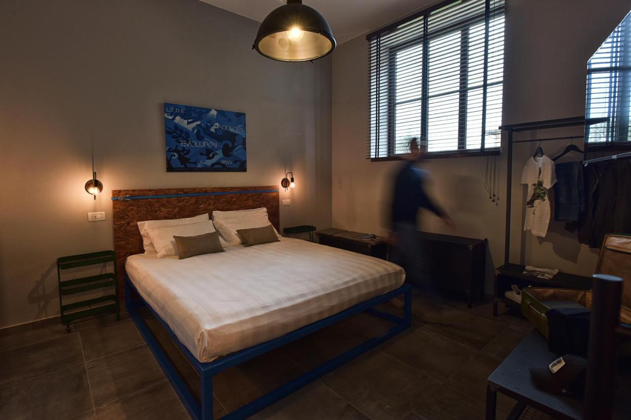 Garage47 Storica Officina Meccanica Loft B&B In 皮恩扎 外观 照片
