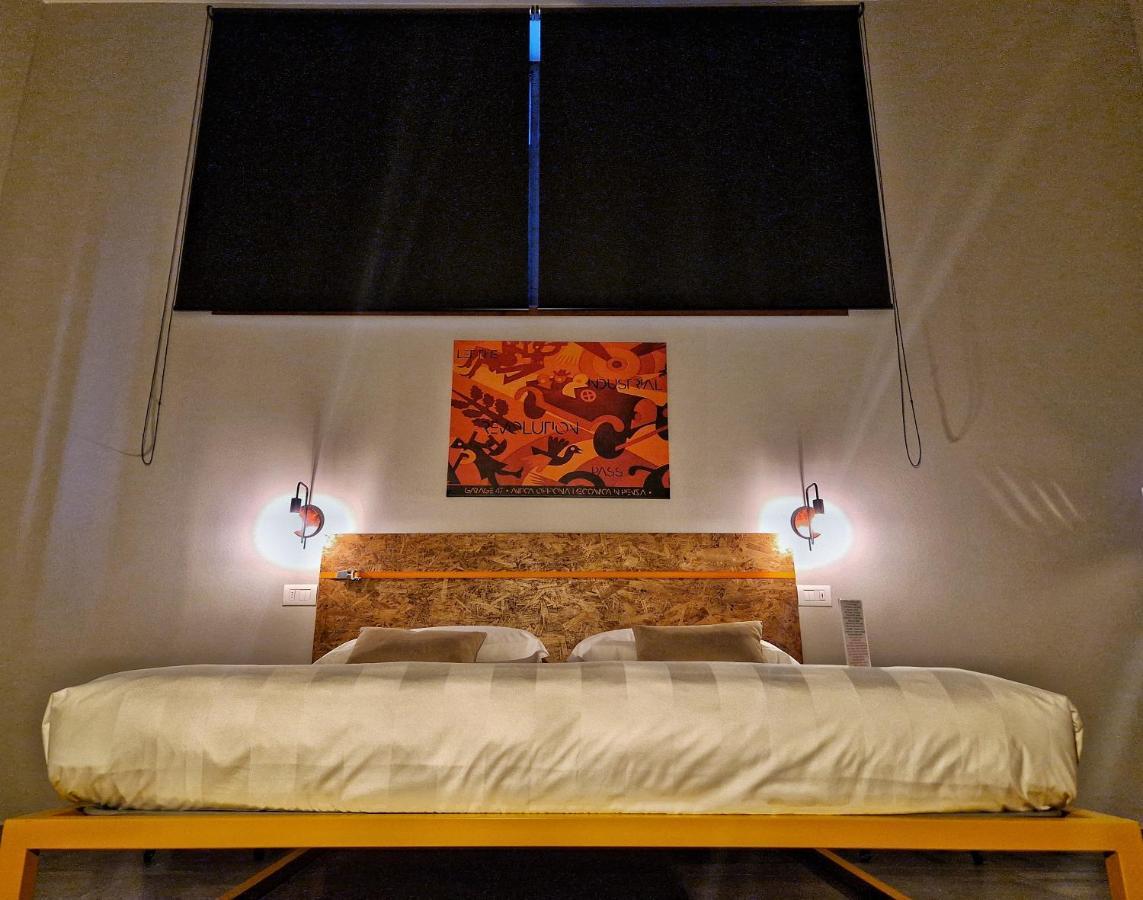 Garage47 Storica Officina Meccanica Loft B&B In 皮恩扎 外观 照片