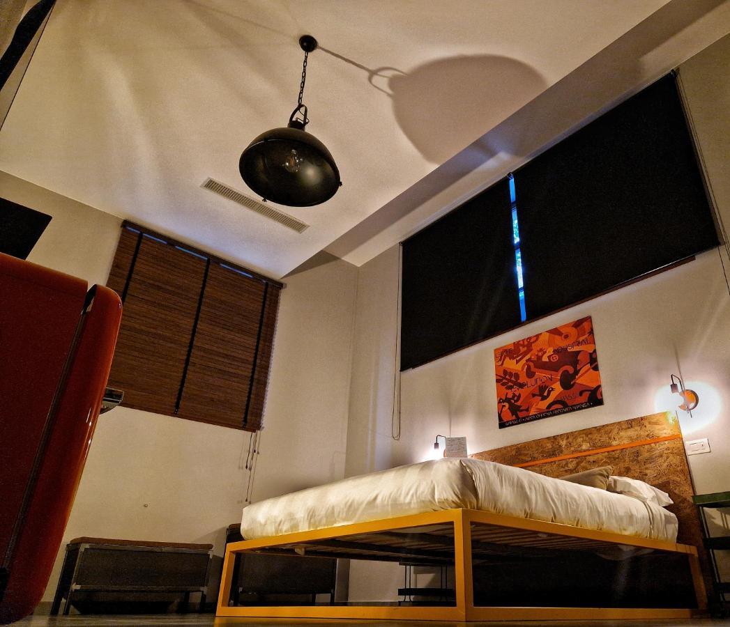 Garage47 Storica Officina Meccanica Loft B&B In 皮恩扎 外观 照片