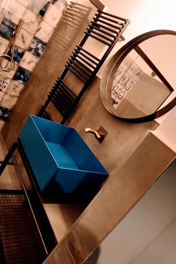 Garage47 Storica Officina Meccanica Loft B&B In 皮恩扎 外观 照片